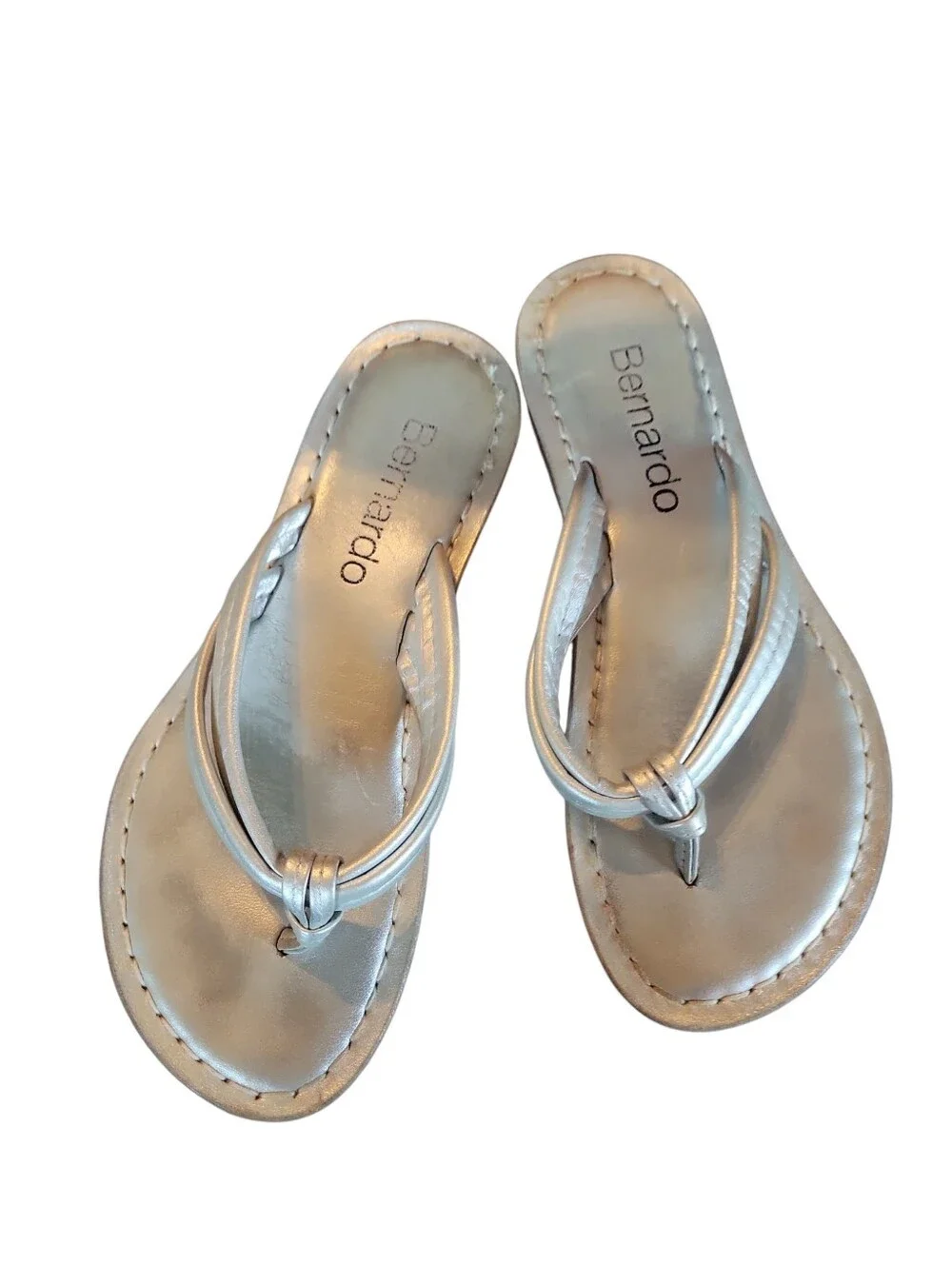 Bernardo Miami Women's Metallic Silver Knotted Thong  Summer Sandals Sz 7M